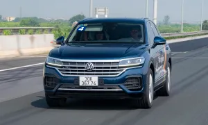 Volkswagen Touareg Luxury - 'đứa con cả' thiệt thòi